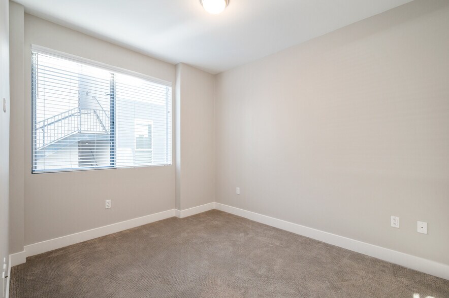 Building Photo - 1920 S Pacific Coast Hwy