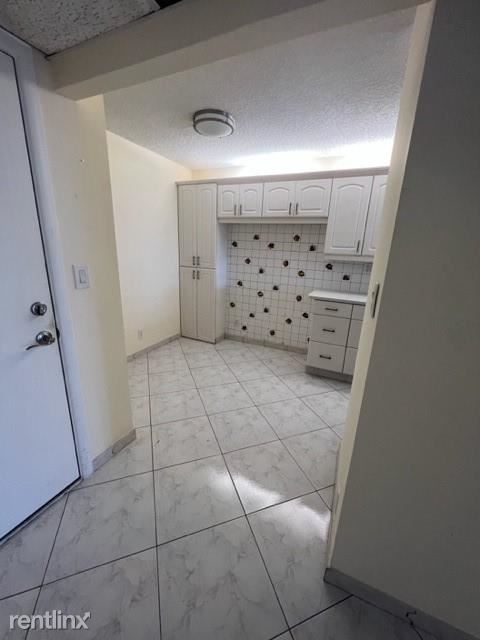 Building Photo - 2 br, 2 bath Condo - 7 Royal Palm Way Unit...