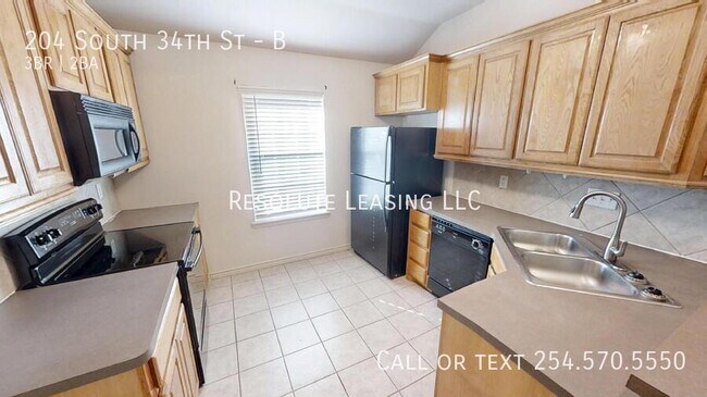 Building Photo - 204 S 34th St