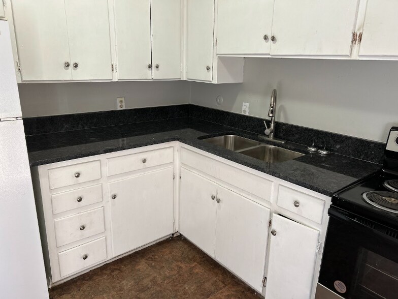 Primary Photo - 1301 Ric Williamson Memorial Hwy