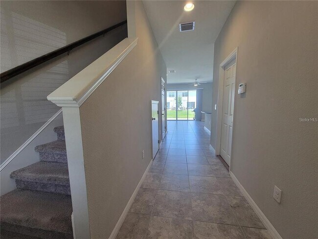 Building Photo - 7113 Grand Elm Dr