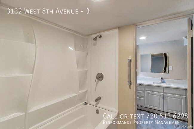 Building Photo - 3132 W 8th Ave