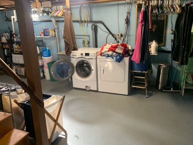 Building Photo - DALLASTOWN SCHOOLS