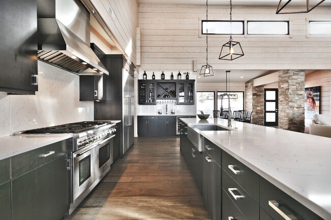 Building Photo - 5895 Dakota Trail