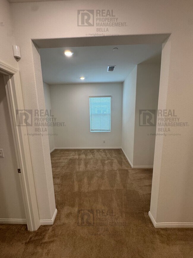 Building Photo - A Home Designed for the Way You Live – Minutes from Talavera Park