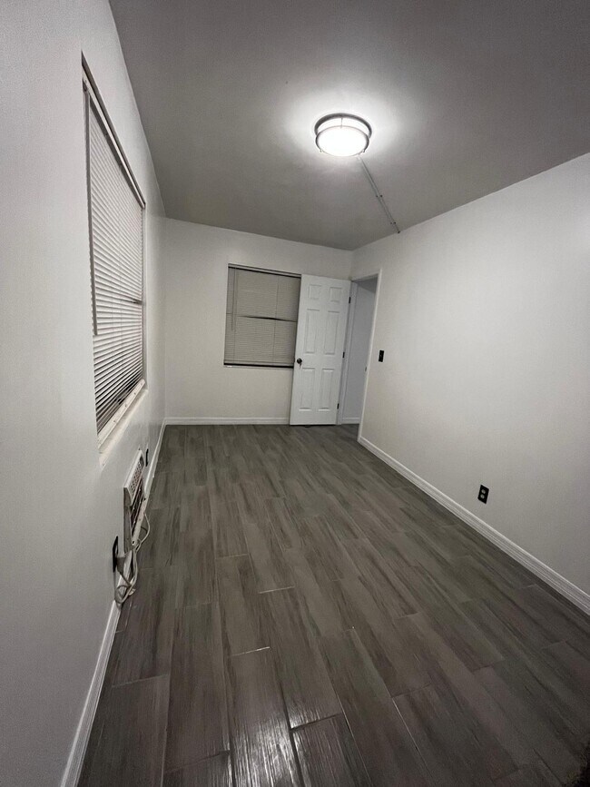 Building Photo - 201 S J St