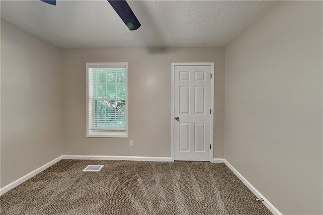 Building Photo - 7796 Mountain Creek Way