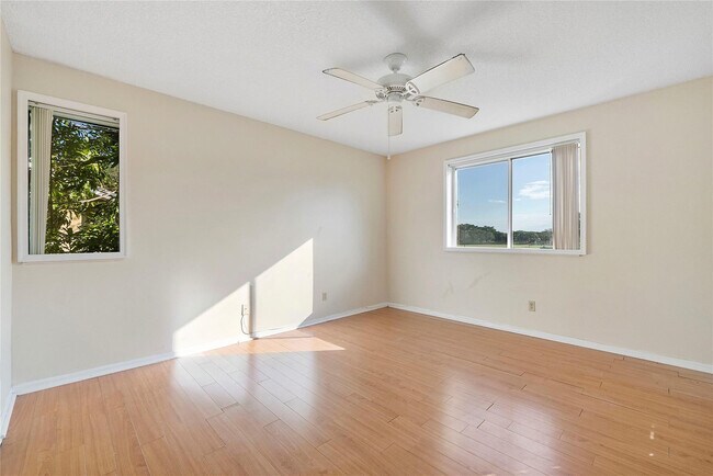 Building Photo - 967 Coral Club Dr