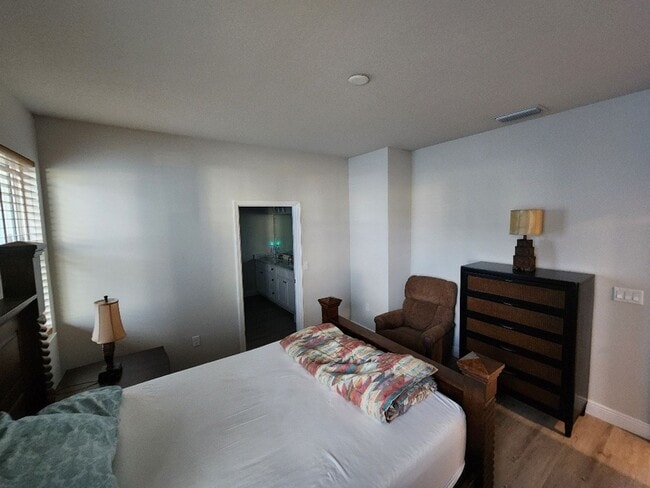 Building Photo - Venetian Bay Home in the Palms