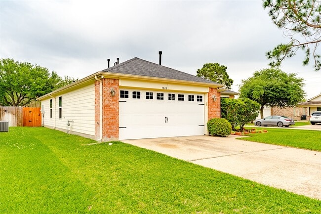 Building Photo - 7602 Little Thicket Ct