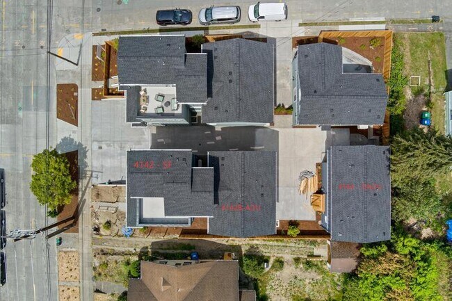 Building Photo - 4144 3rd Ave NW