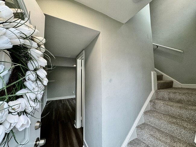 Building Photo - Updated & Ready For You NOW! A Pet-Friendly Home w/Attached Garage, All Appliances Convey - HUGE ...