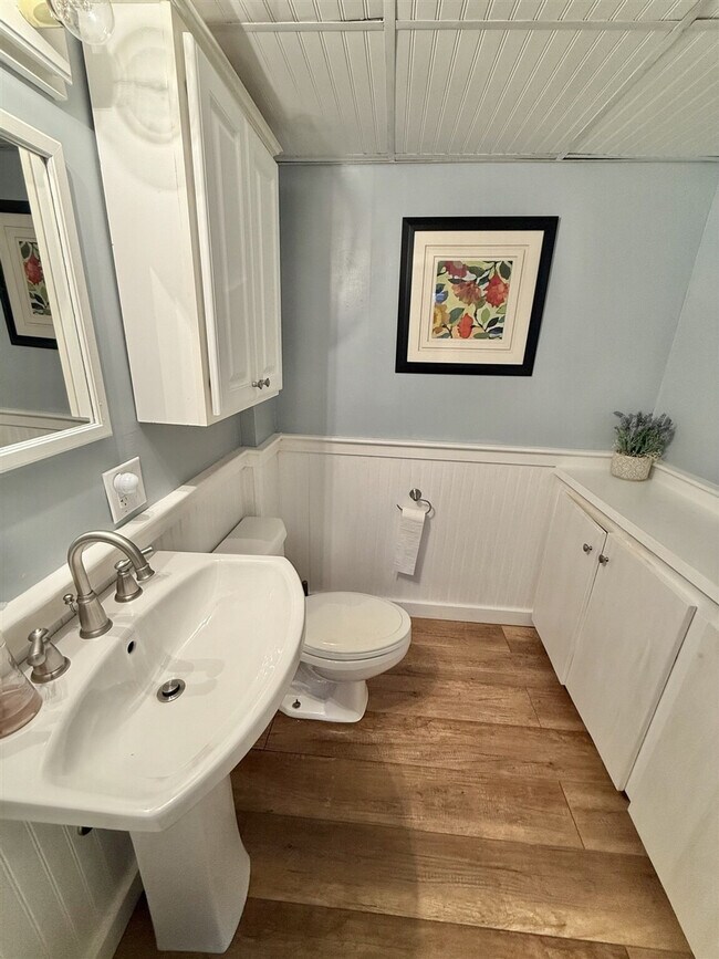 Building Photo - 28 Beach St