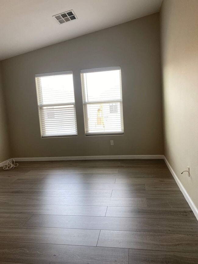 Building Photo - Remarkable totally renovated 2bed 2bath townhome is SW Las Vegas