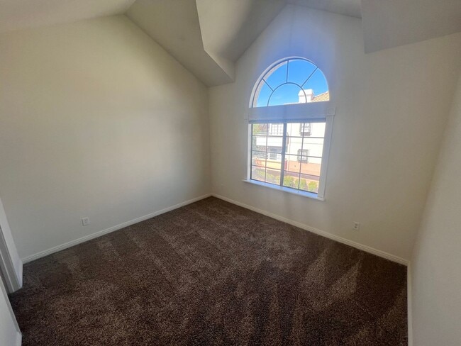 Building Photo - Princessa Estates 2 Bedroom + Loft in Cany...