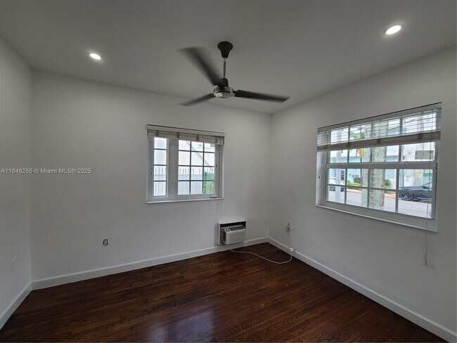 Building Photo - 439 15th St