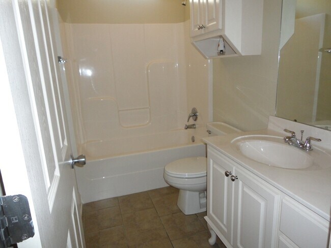 Building Photo - Shenandoah area 3BR/2BA house with dbl garage