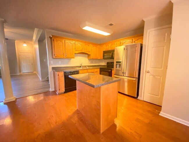 Building Photo - 3 bed, 2.5 bath house in Olive Branch near...