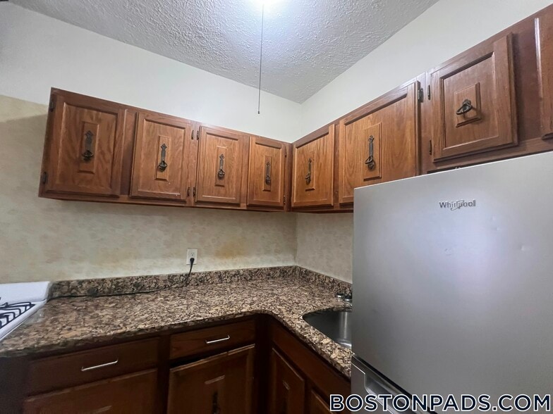 Building Photo - 17-19-19 Washington St S