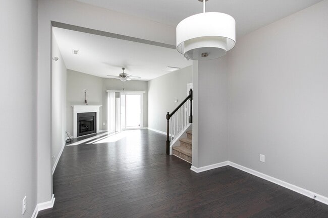 Building Photo - Available mid-July - Adorable 3 Bed 2.5 Ba In Great Location! First Floor Master!