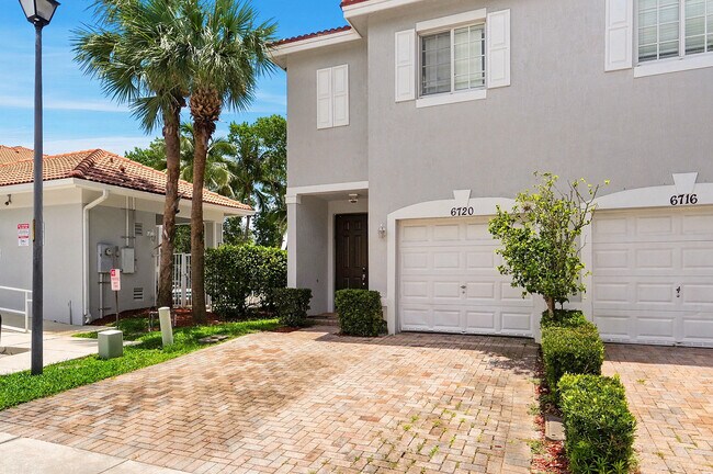 Building Photo - 6720 Cypress Walk Terrace