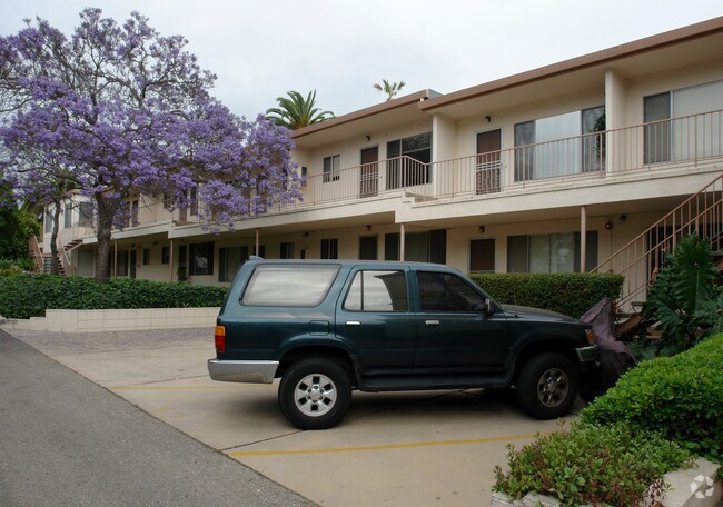 Building Photo - Brentwood