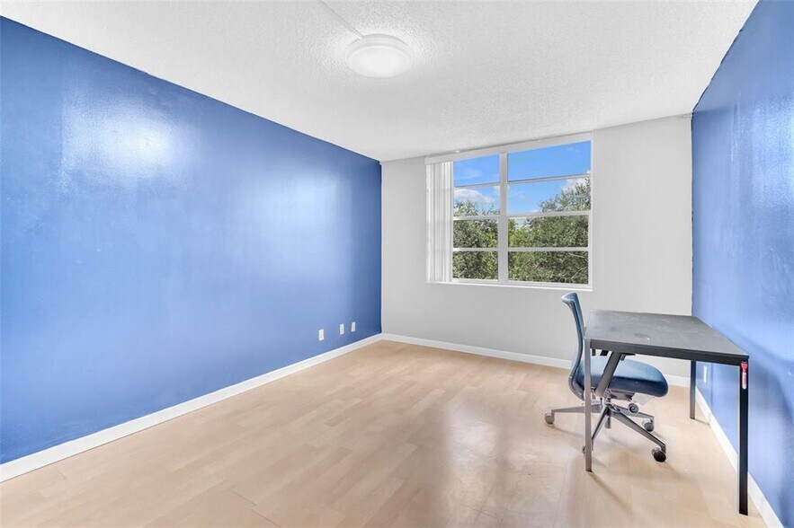 Building Photo - 6500 Cypress Rd