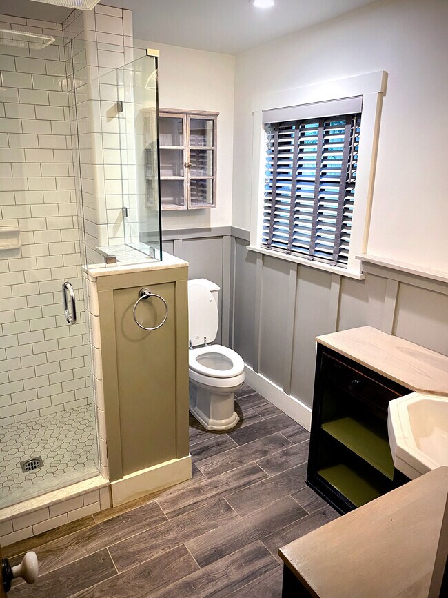 Building Photo - 3814 Dixie Canyon Ave