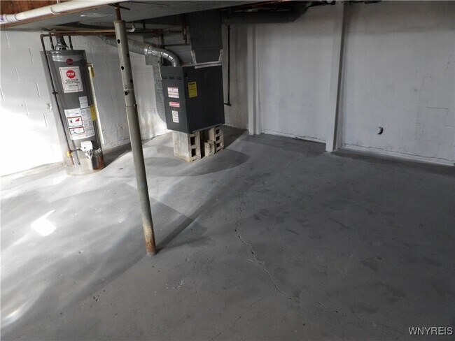 Building Photo - 10332 Transit Rd