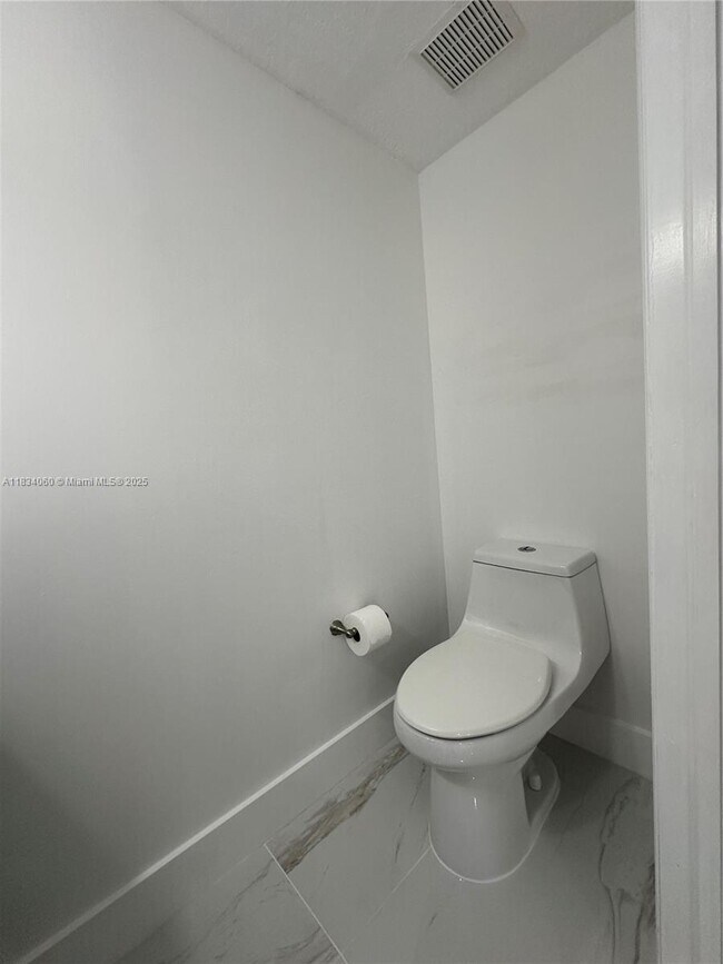 Building Photo - 7001 SW 164th Ct