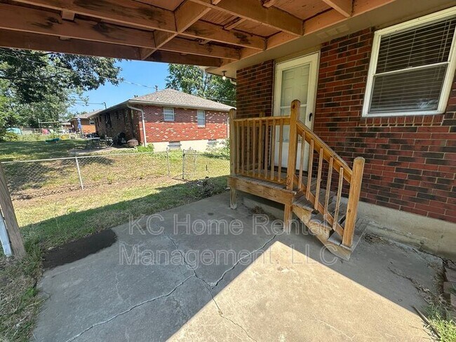 Building Photo - 1209 SW Westminister Rd