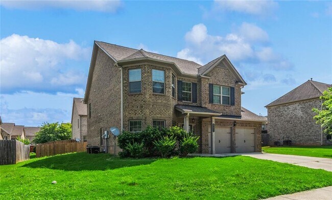 Building Photo - 419 Live Oak Pass