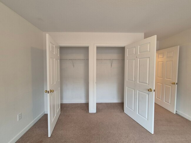 Building Photo - 207 Olde Covington Way