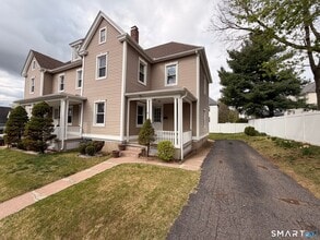 Building Photo - 10 Short St