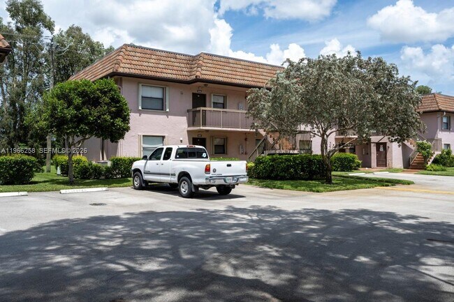 Building Photo - 10537 NW 11th St