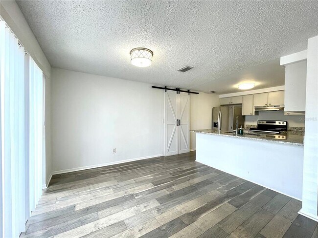 Building Photo - 3301 Russett Dr