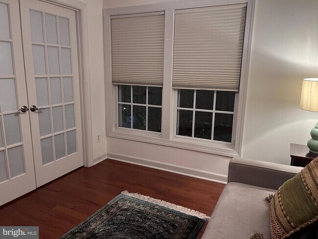 Building Photo - 901 Harrison Cir