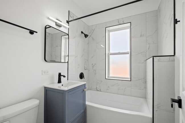 Building Photo - 3049 W Berteau Ave