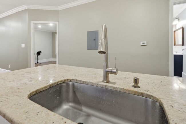 Building Photo - 131 Providence St