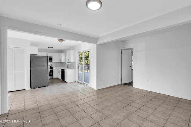 Building Photo - 879 Egret Dr