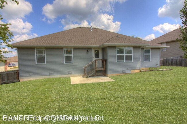 Building Photo - 4 br, 2 bath House - 874 E Sparrow Rd