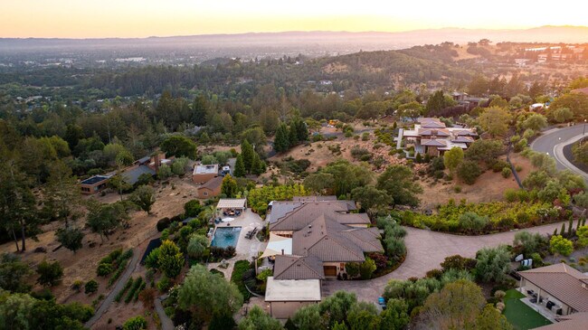 Building Photo - 3551 Kendell Hill Dr