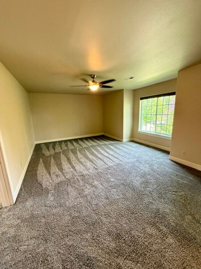 Building Photo - 20441 Aberdeen Dr
