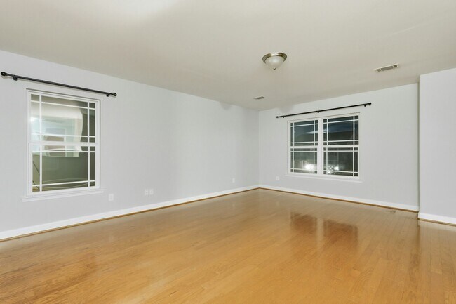 Building Photo - 218 Byron Dr