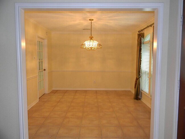 Building Photo - 2502 Stephens Grant Dr