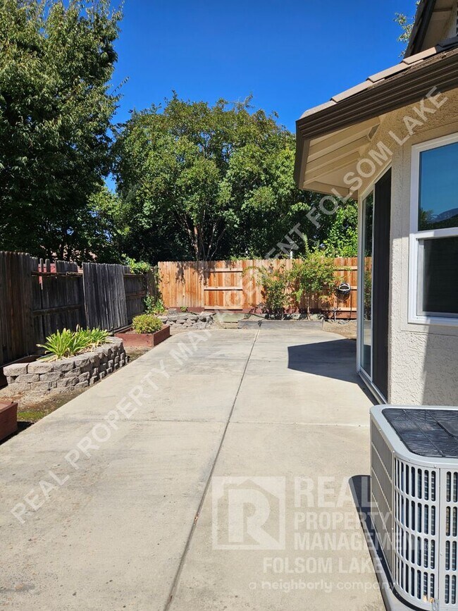 Building Photo - COMING SOON!!!  4bd 2ba home in Folsom