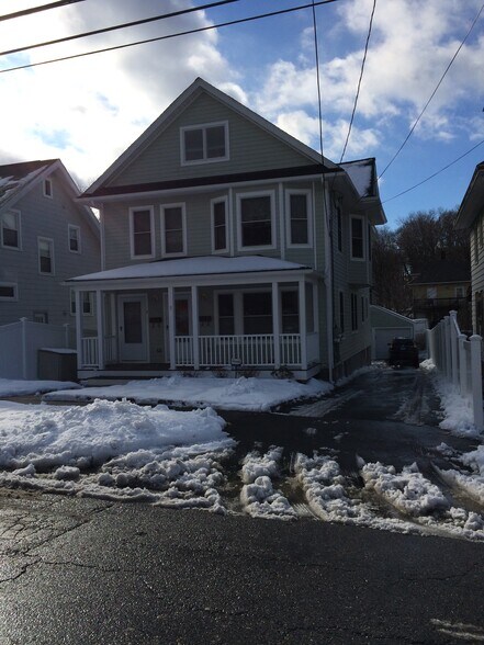 Building Photo - 17 Lincoln Ave