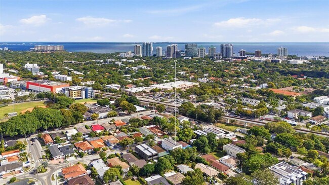 Building Photo - 2852 SW 32nd Ct