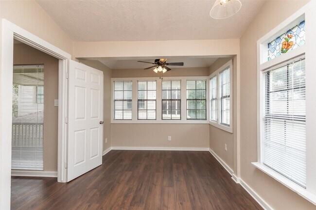 Building Photo - 1611 Oakdale St
