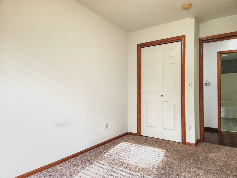 Building Photo - 5804 Snyder Ave